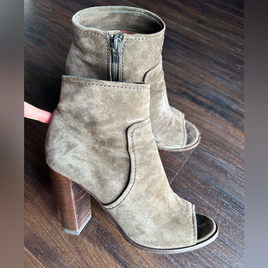 Frye Gabby Peep Toe Bootie Size 8.5 In Dark Taupe, Great Condition!